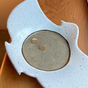 Kathleen Whitaker Sequin studs 14 karat yellow gold 9mm earrings